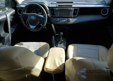 2015 Toyota Rav4 Xle z USA, uszkodzony, nr VIN JTMWFREV3FD067405